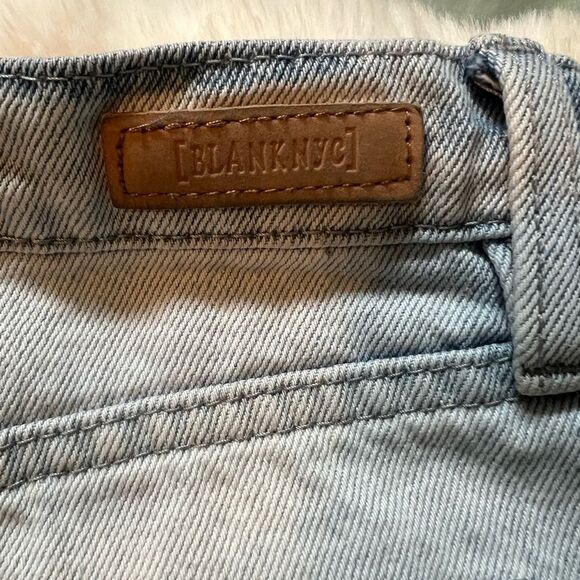 Blank NYC Blue Jean Shorts Distressed Cut-Off Hem Sz 27 - Picture 5 of 10
